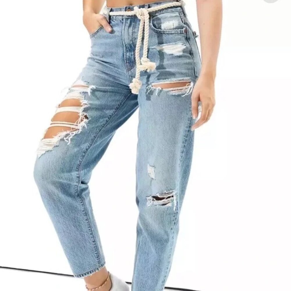 AE Ripped Relaxed Mom Jean